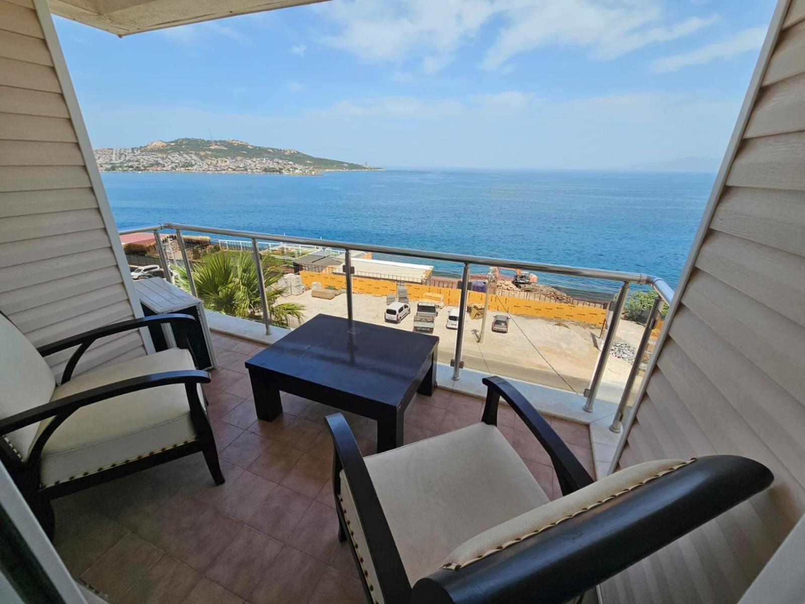 Yenifoca Ersan Hotel Екстериор снимка