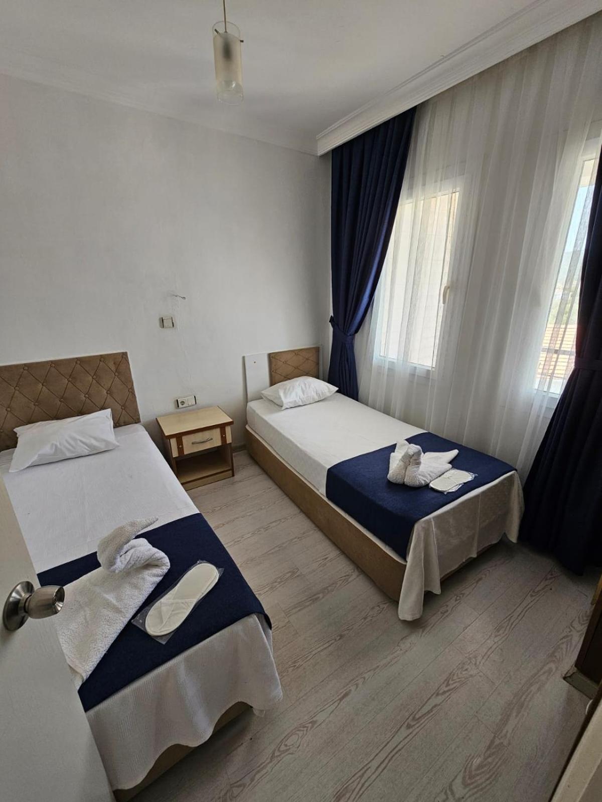 Yenifoca Ersan Hotel Екстериор снимка