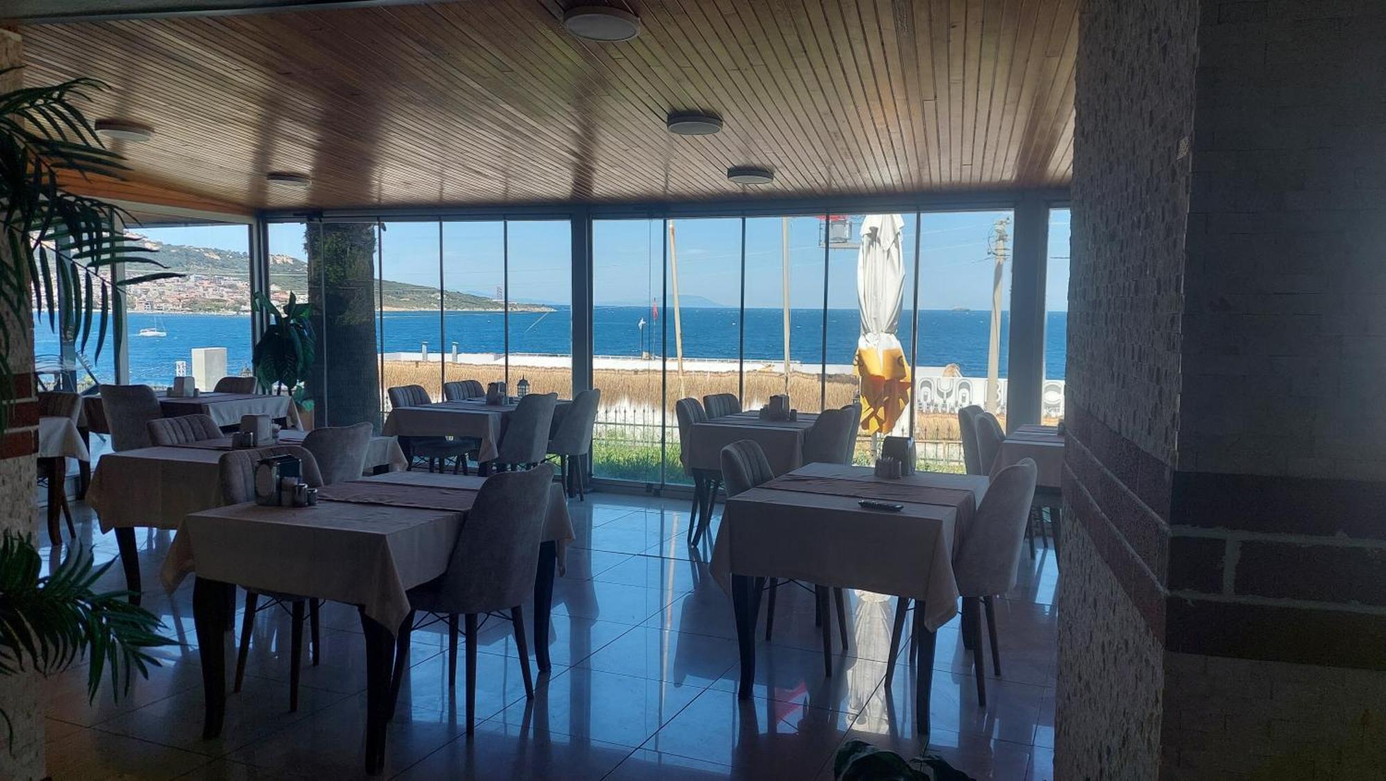 Yenifoca Ersan Hotel Екстериор снимка